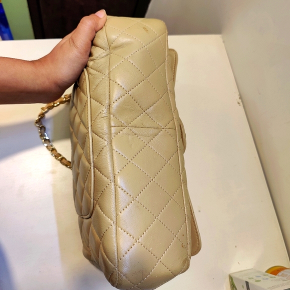 CHANEL Caviar Beige Jumbo Gold Hardware - Preloved - Picture 7 of 16